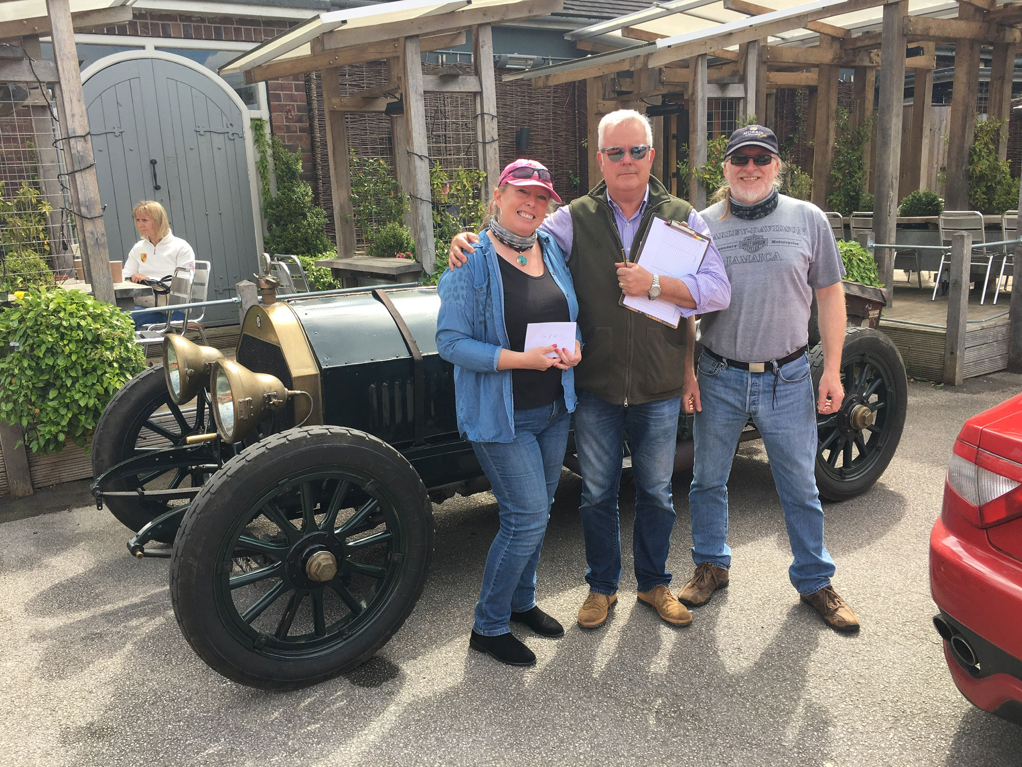 Andy-and-Netty-with-their-1913-Chalmers-Roadster-(1)